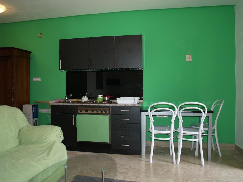 Apartment Pud Oreh Roč Стая снимка