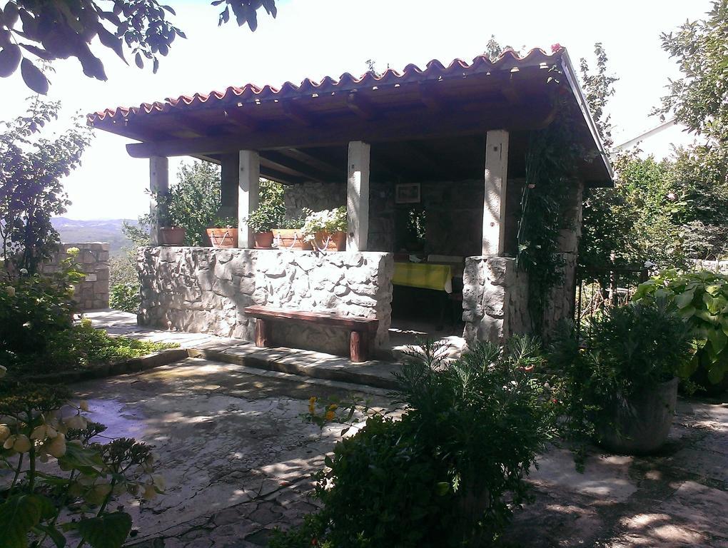 Apartment Pud Oreh Roč Стая снимка