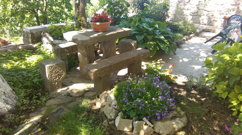 Apartment Pud Oreh Roč Екстериор снимка