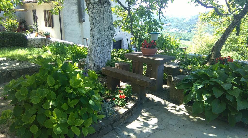Apartment Pud Oreh Roč Екстериор снимка